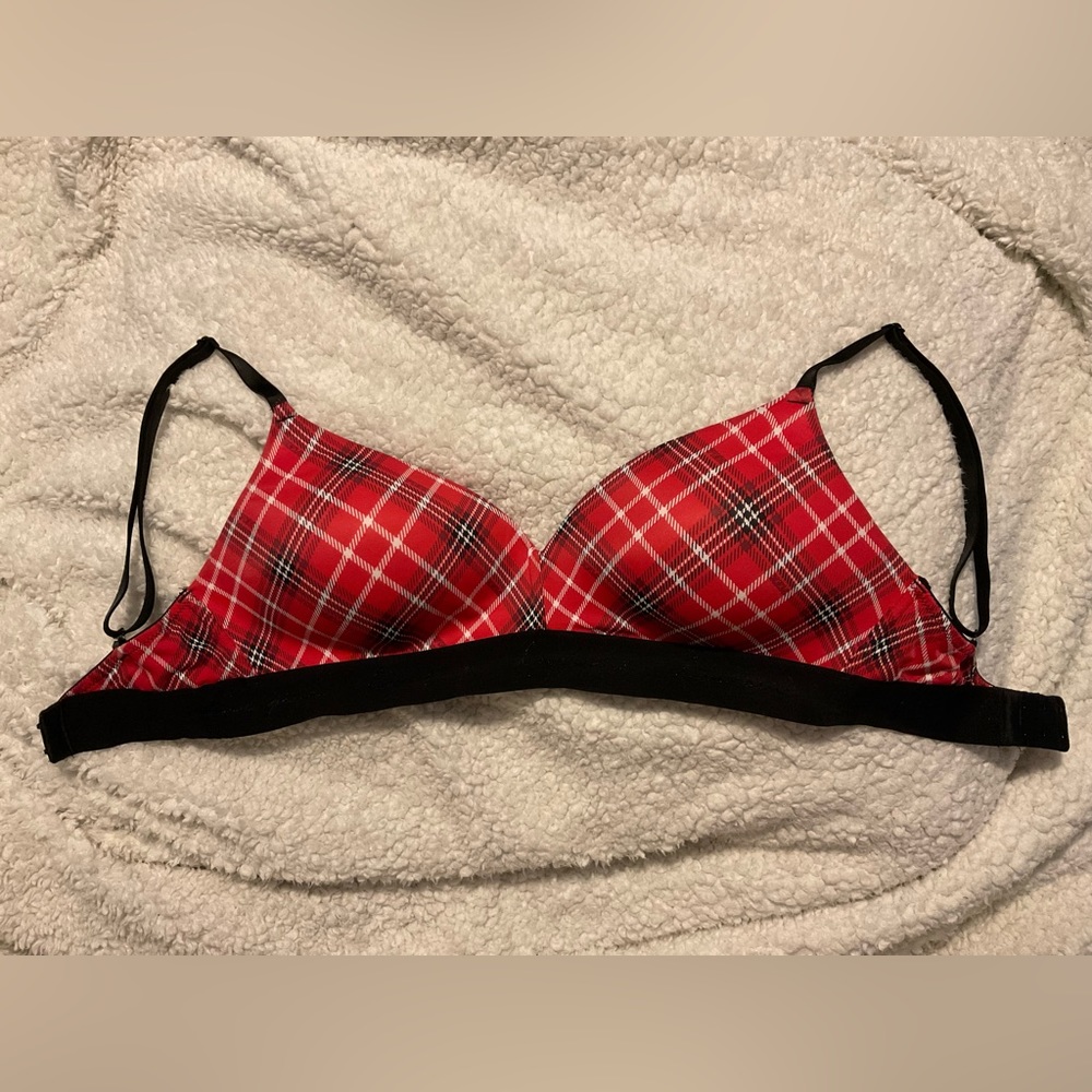 PINK Wear Everywhere Wireless Bra 34DD red/black